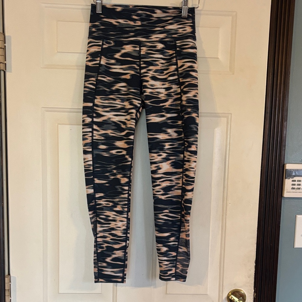 Sweaty Betty Black and Tan Patterned Leggings